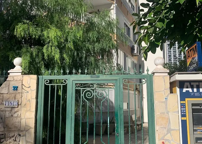 Second-line - Saffari Apartment *
